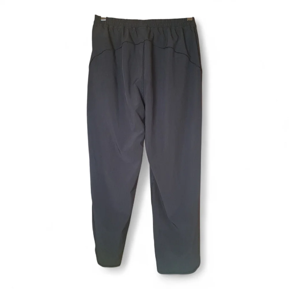 lululemon athletica Black Straight Leg cropped Pants